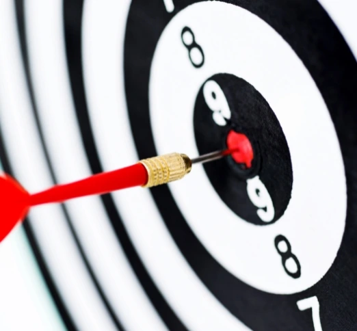 Flèche pointant vers le centre du cercle d'objectif pour l'analyse web.